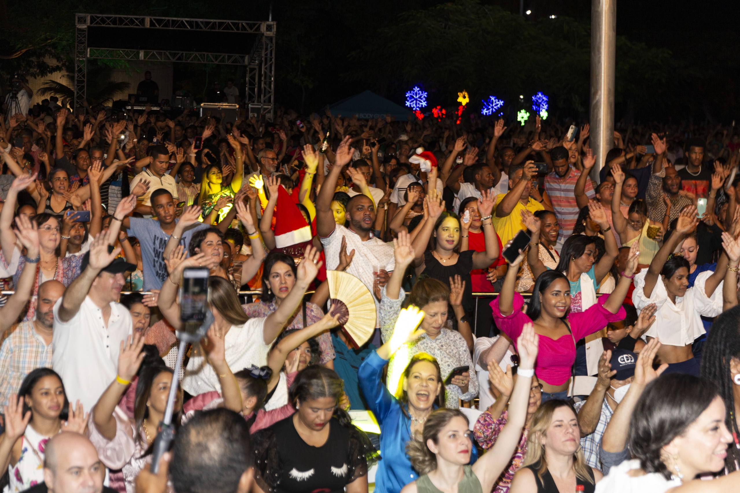 Miles de personas disfrutaron de ‘Noches de Navidad’, evento que impulsó las industrias culturales