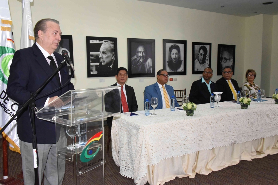El ministro de Cultura anuncia su respaldo al sector artesanal de República Dominicana
