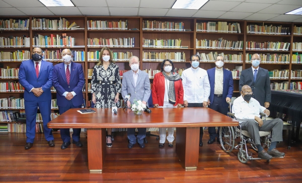 La Fundación Corripio y el Ministerio de Cultura otorgan Premio Nacional de Literatura 2022 a Soledad Álvarez