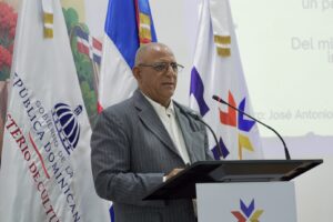 Educación tecnológica, valores cívicos e integración de la juventud marcan agenda cultural y literaria en la FILSD 2026