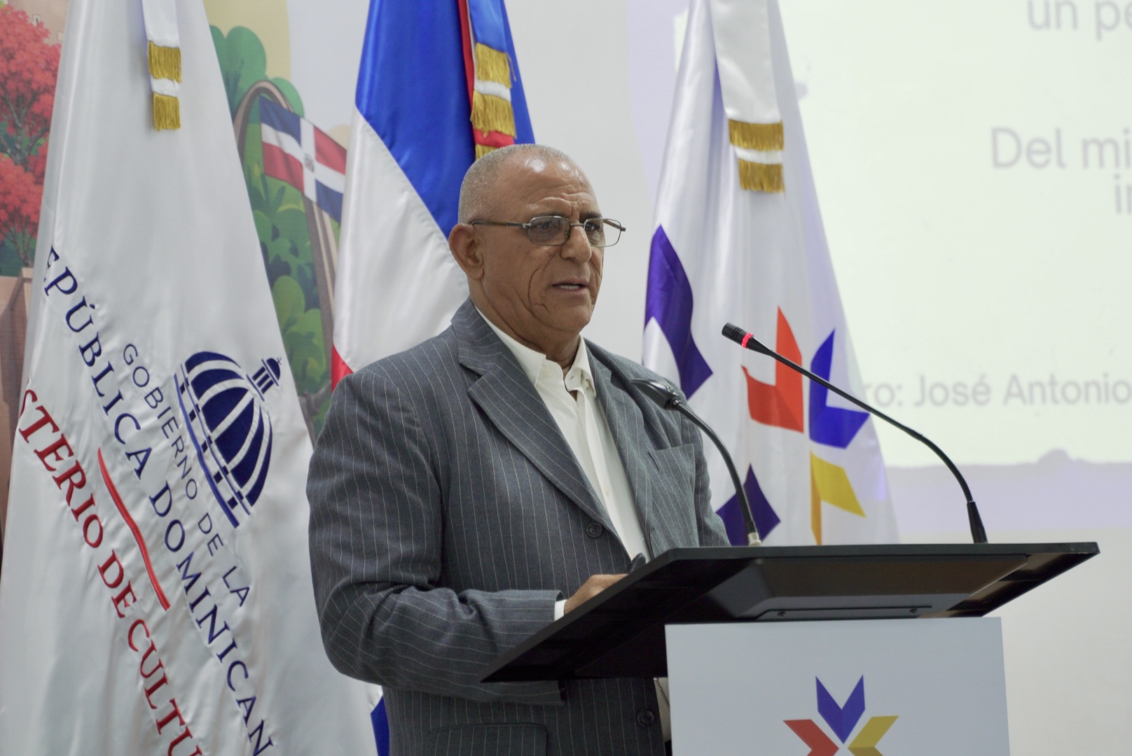 Educación tecnológica, valores cívicos e integración de la juventud marcan agenda cultural y literaria en la FILSD 2026