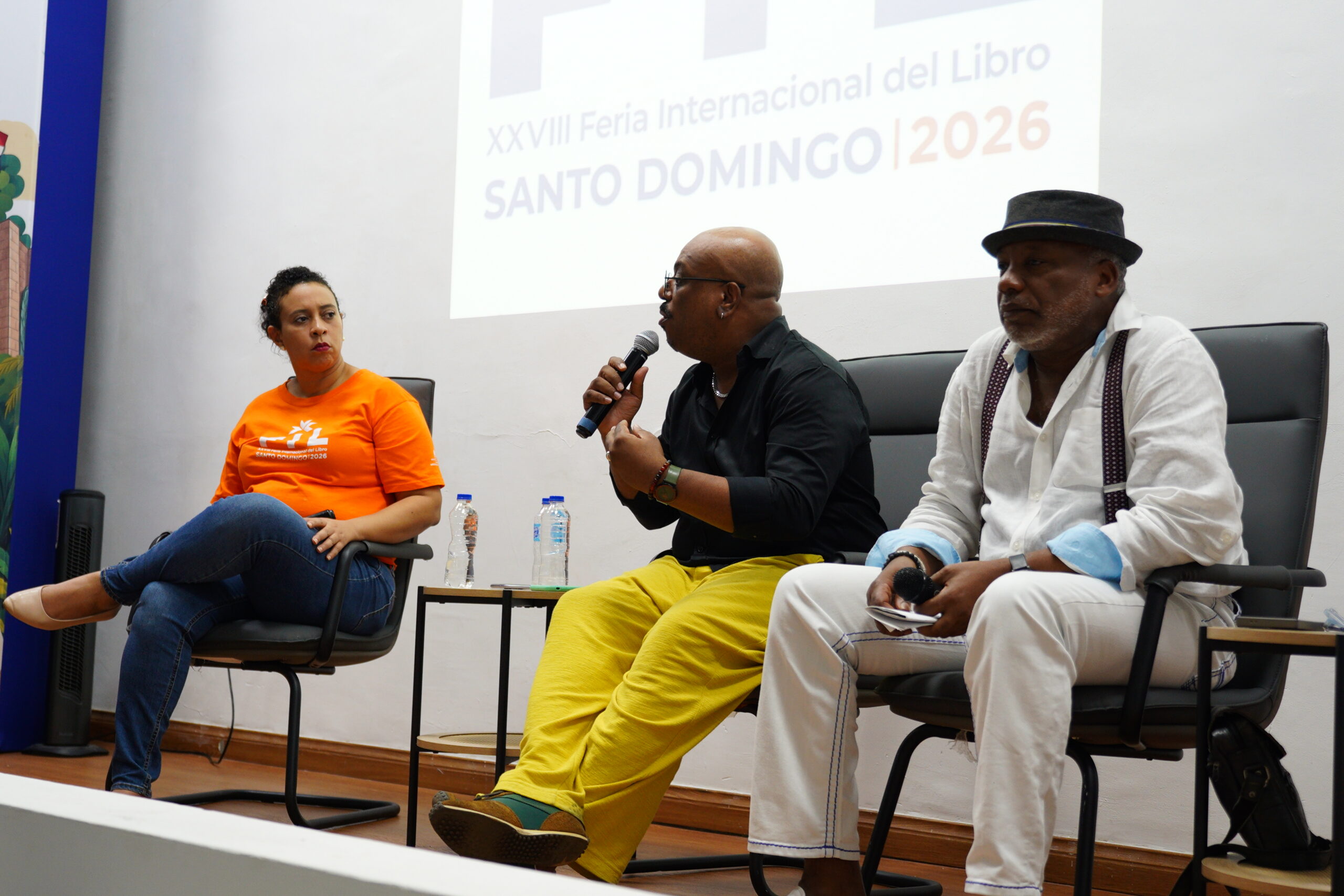 La FILSD despliega una variada agenda cultural, con música, debate sociocultural y recitales poéticos