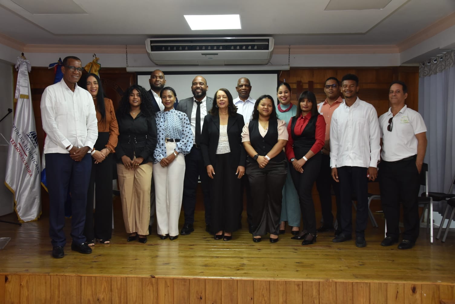 Ministerio de Cultura y Universidad Tecnológica del Sur celebran foro sobre juventud, cultura y pensamiento en Azua