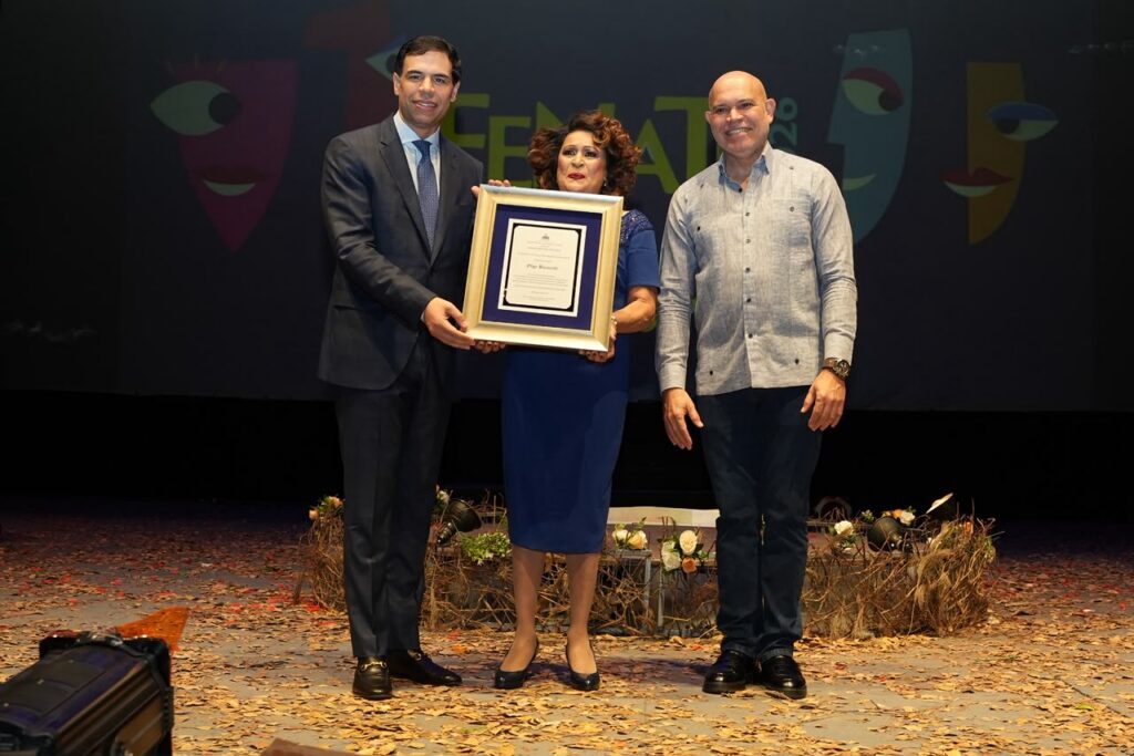 Roberto Ángel Salcedo encabeza homenaje a Olga Bucarelli en Festival Nacional de Teatro 2026