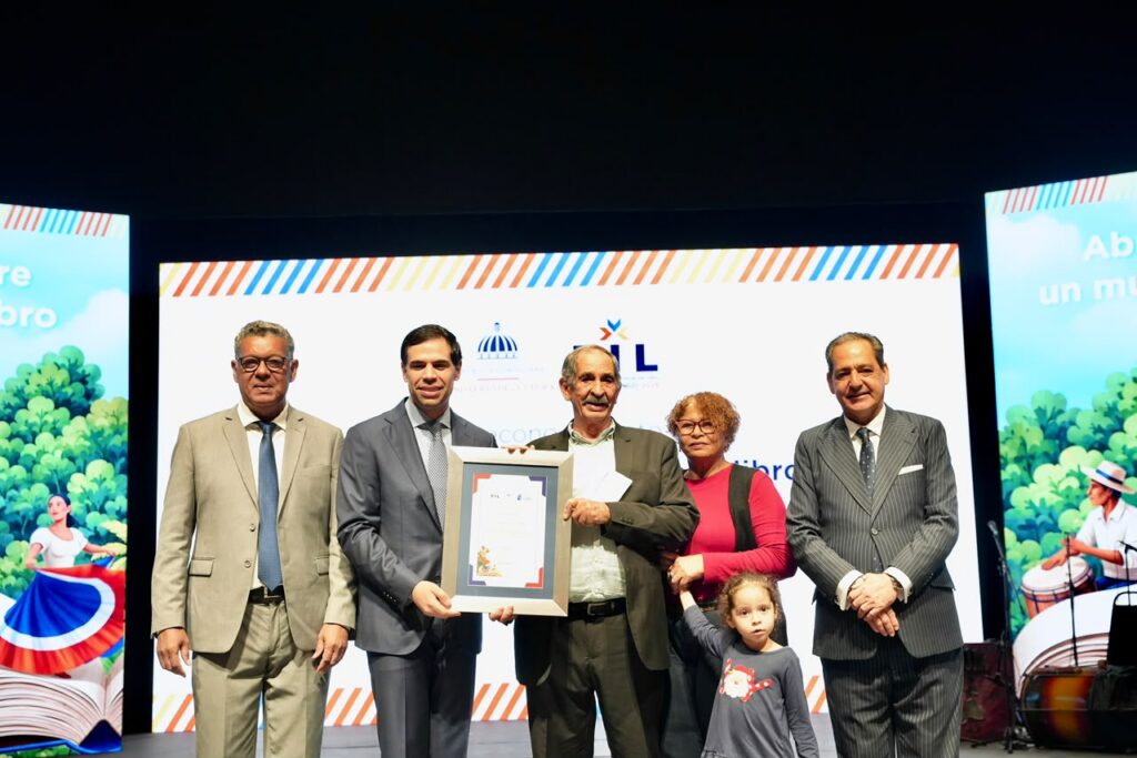 Feria del Libro cierra con 97.4 millones de pesos en ventas de libros y 714,322 visitantes