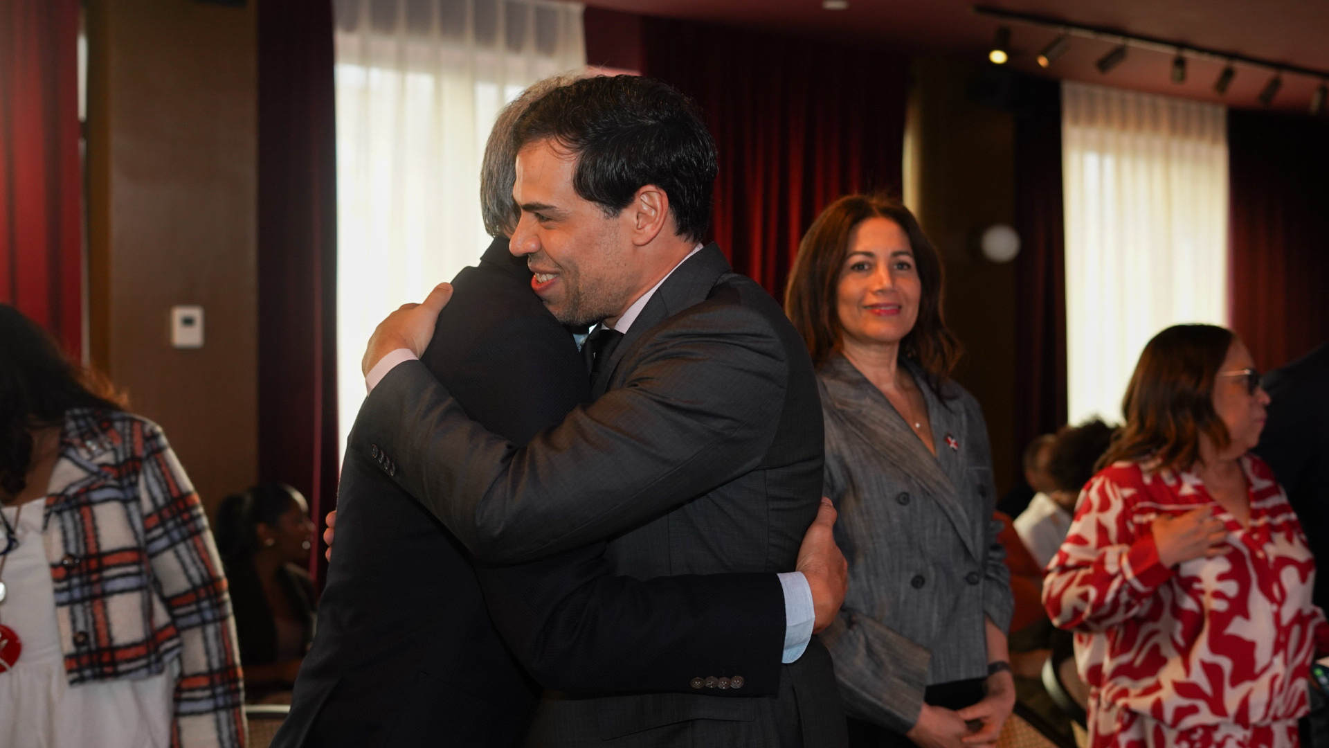 Roberto Ángel Salcedo encabeza el “Abrazo Hispanidad” encuentro que une España y República Dominicana a través de la danza